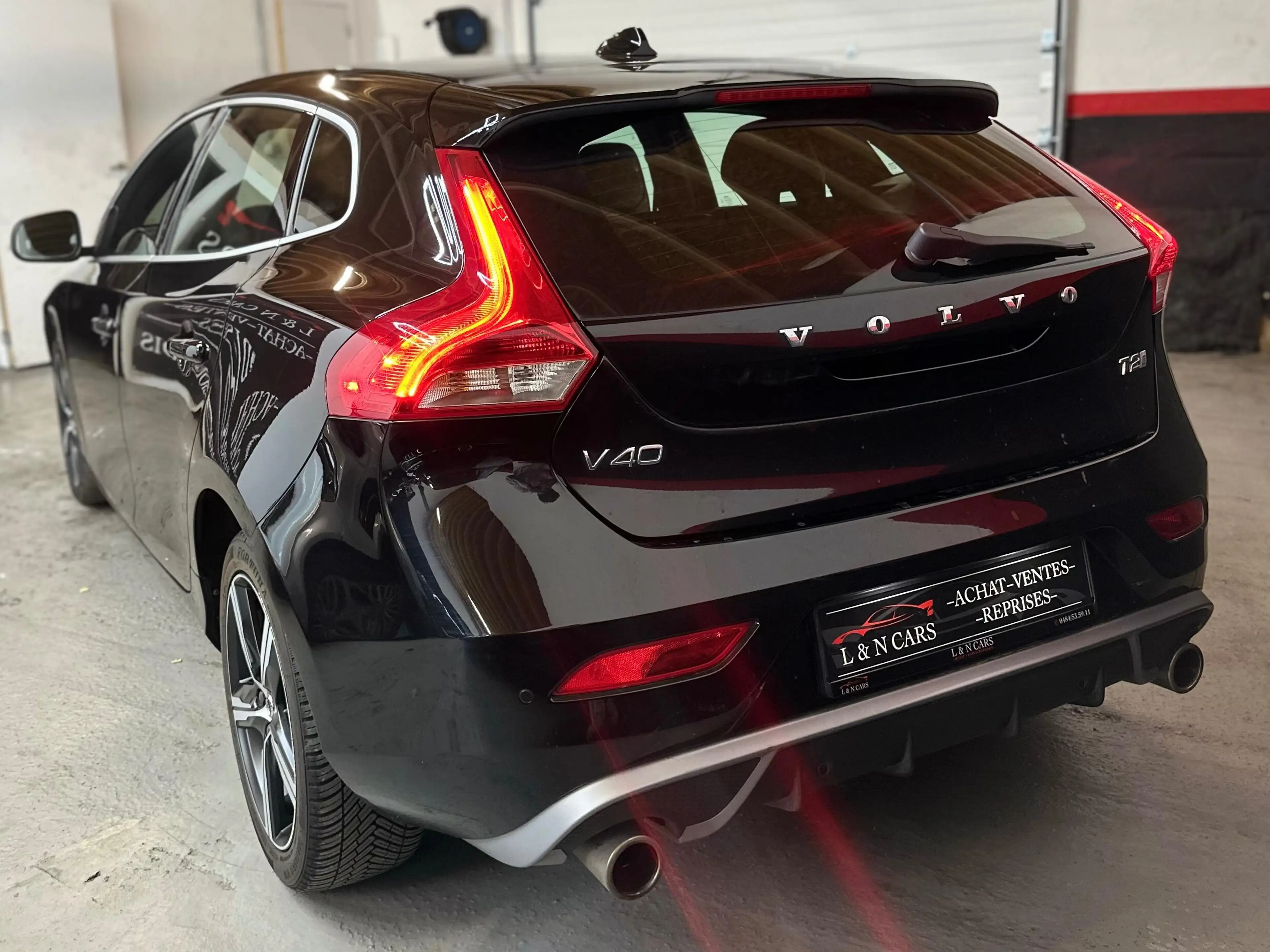 Volvo V40 V40 1.5 T2 R-Design Geartronic — photo 10