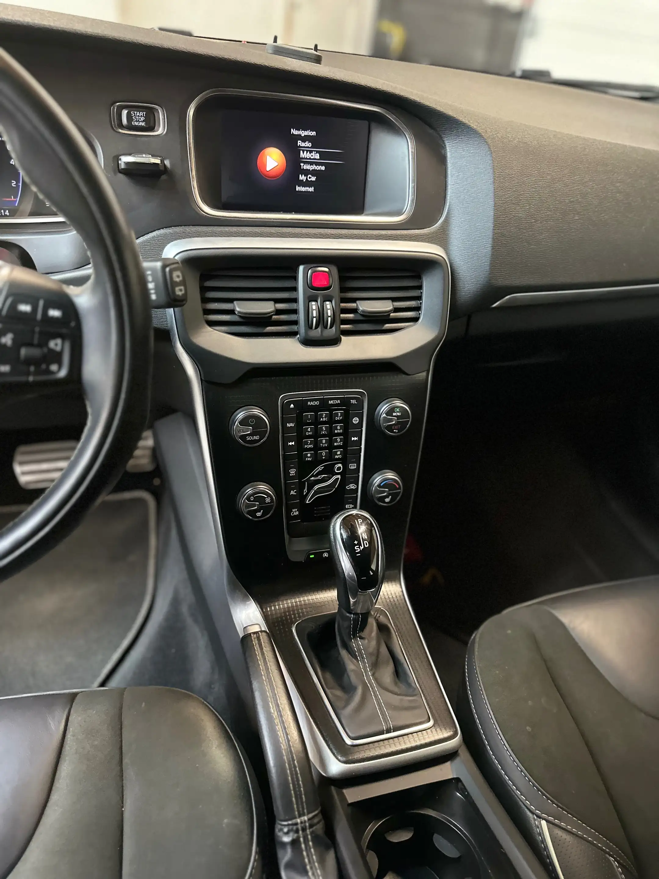 Volvo V40 V40 1.5 T2 R-Design Geartronic — photo 15