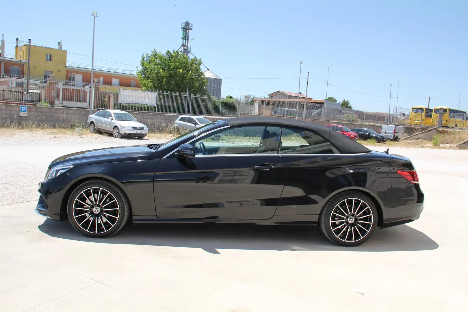 Mercedes-Benz E 200 Noir - 2