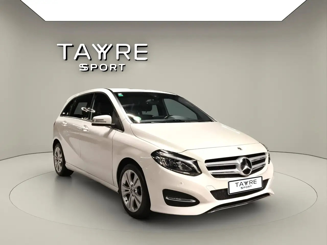 Mercedes-Benz B 180