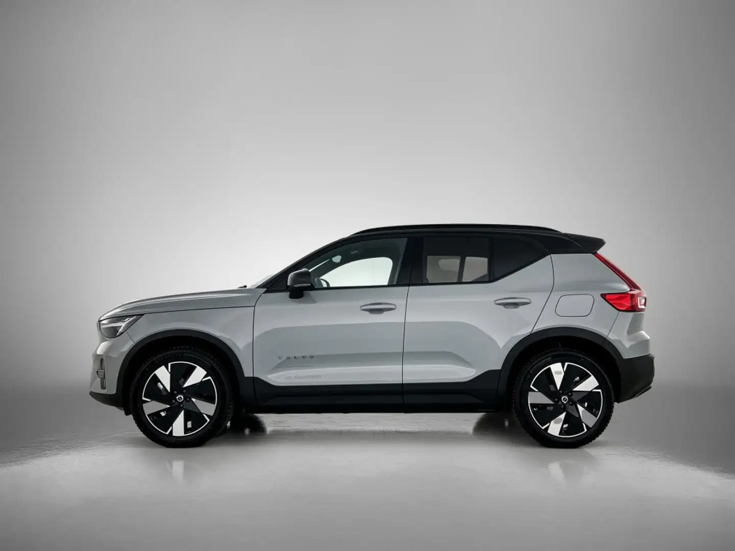 Volvo XC40 Extended Range Core 82 kWh Grijs - 2