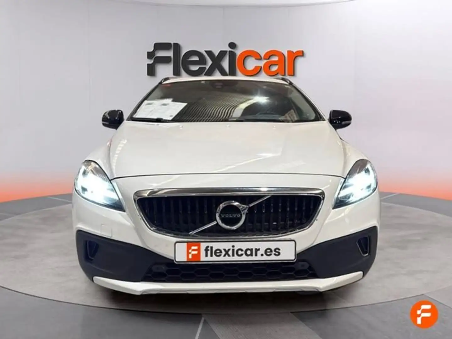 Volvo V40 D2 Inscription Aut. 120 Blanco - 2