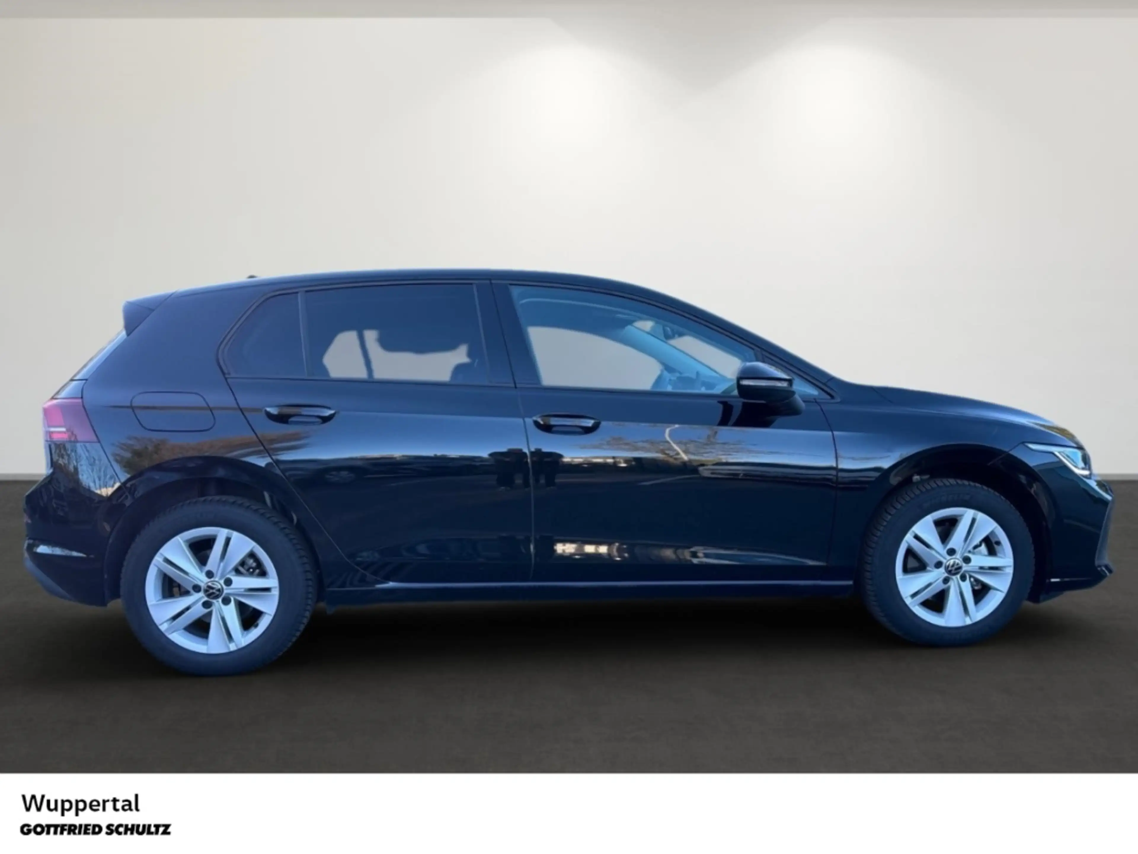 Volkswagen Golf 1.5 eTSI DSG LED ACC SHZ PDC LM — photo 3