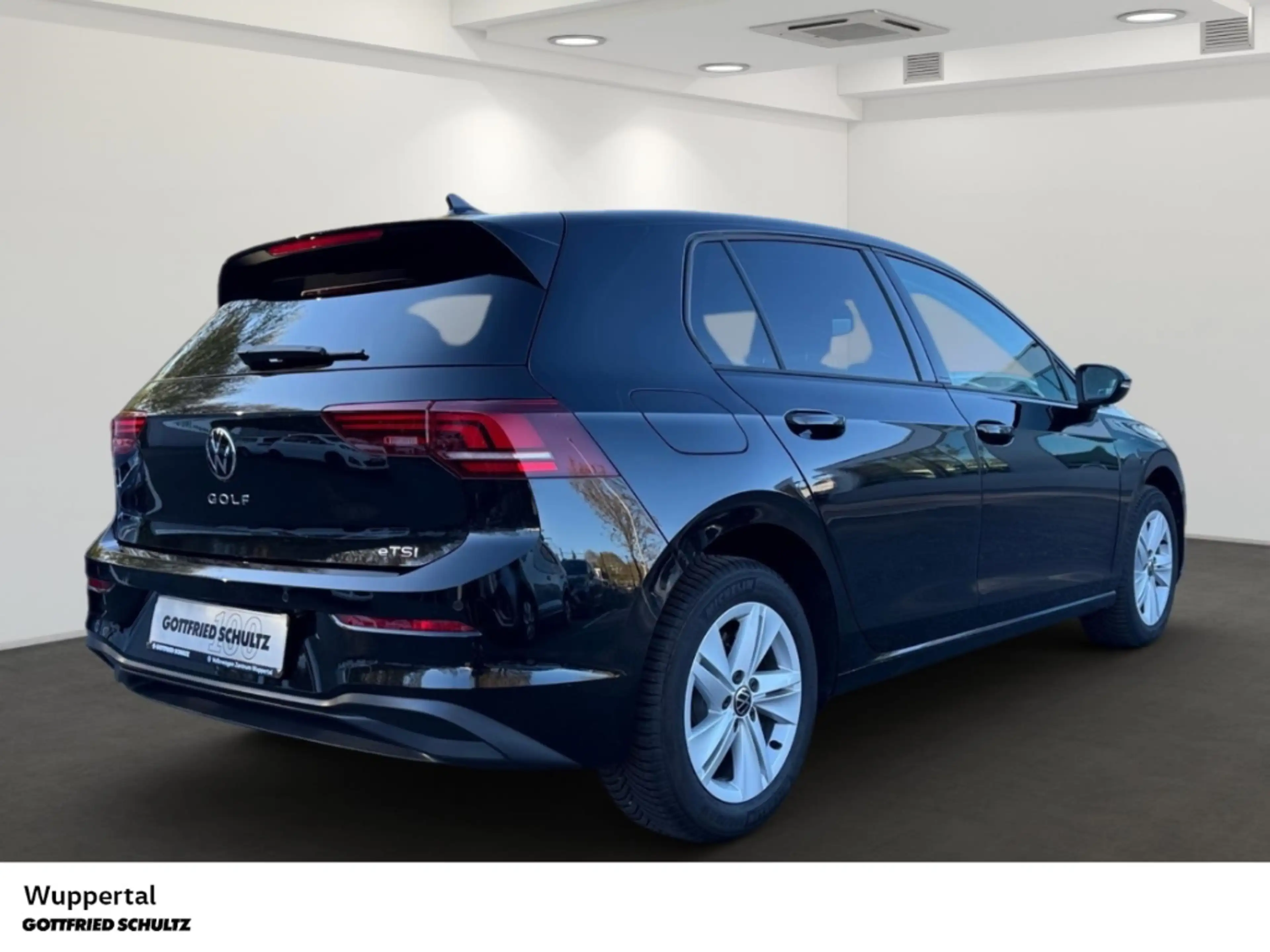Volkswagen Golf 1.5 eTSI DSG LED ACC SHZ PDC LM — photo 4