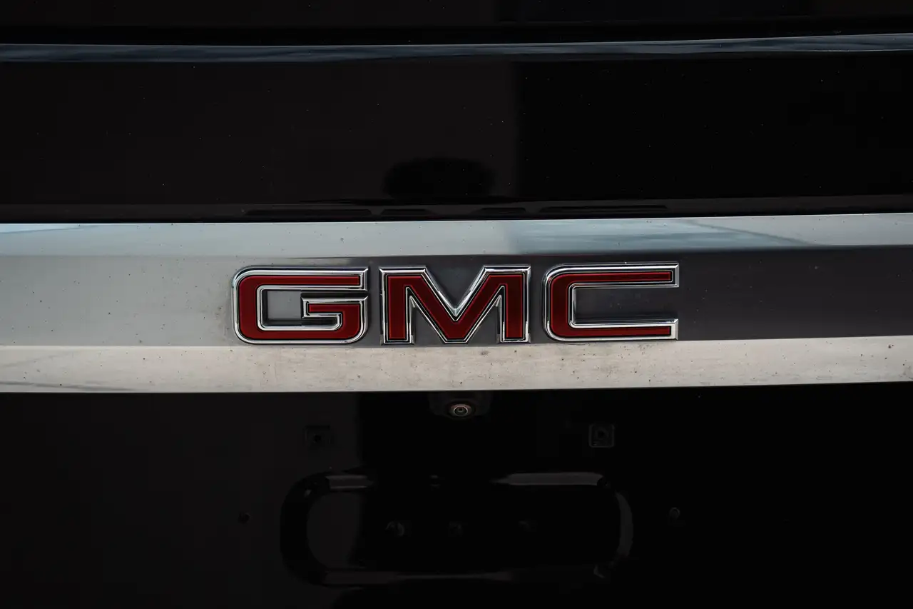 GMC Yukon снимка GMC Yukon