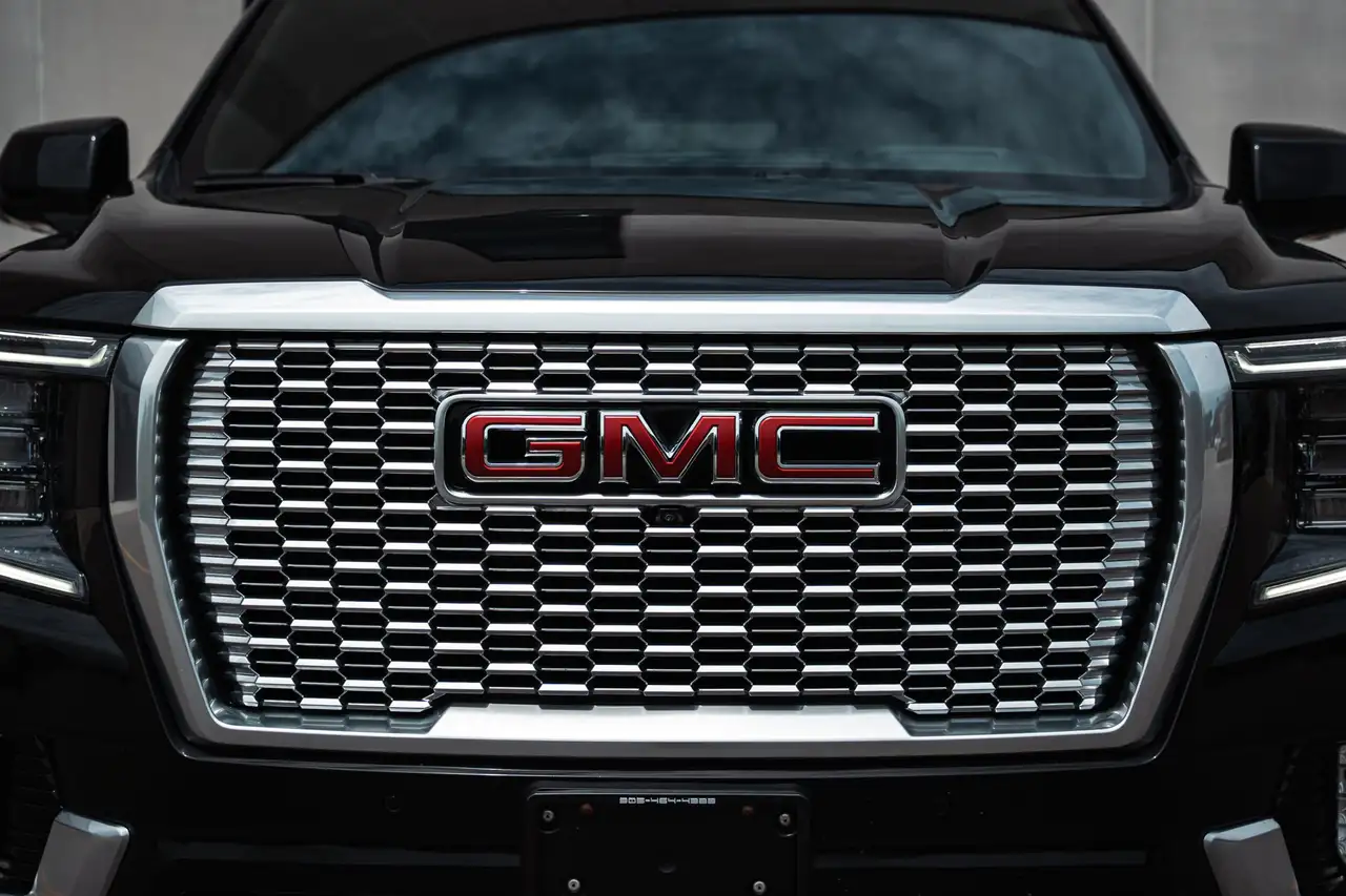 GMC Yukon снимка GMC Yukon