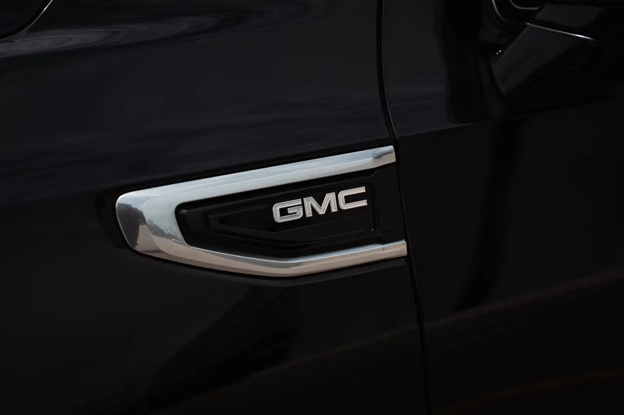GMC Yukon снимка GMC Yukon