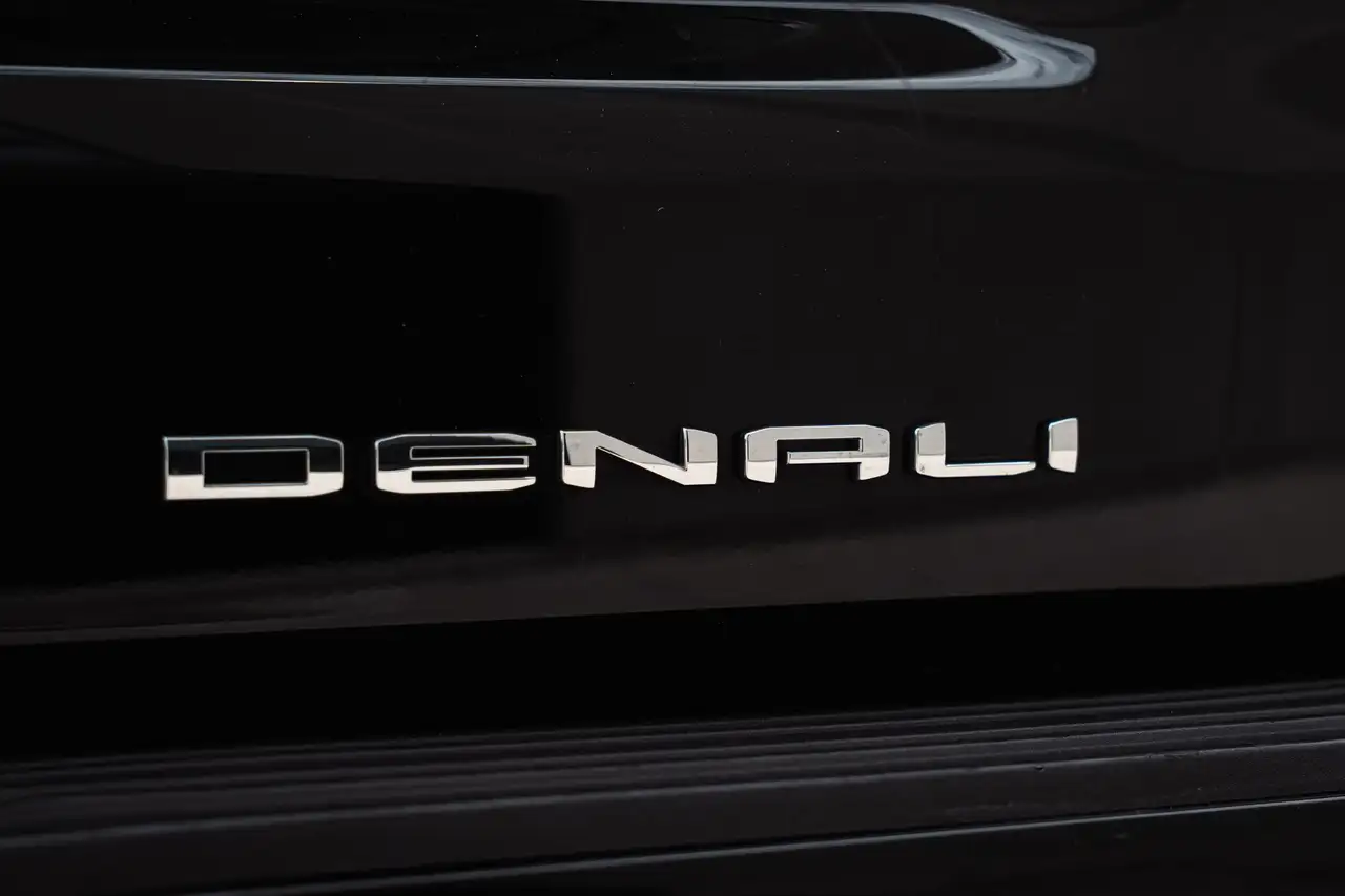 GMC Yukon снимка GMC Yukon