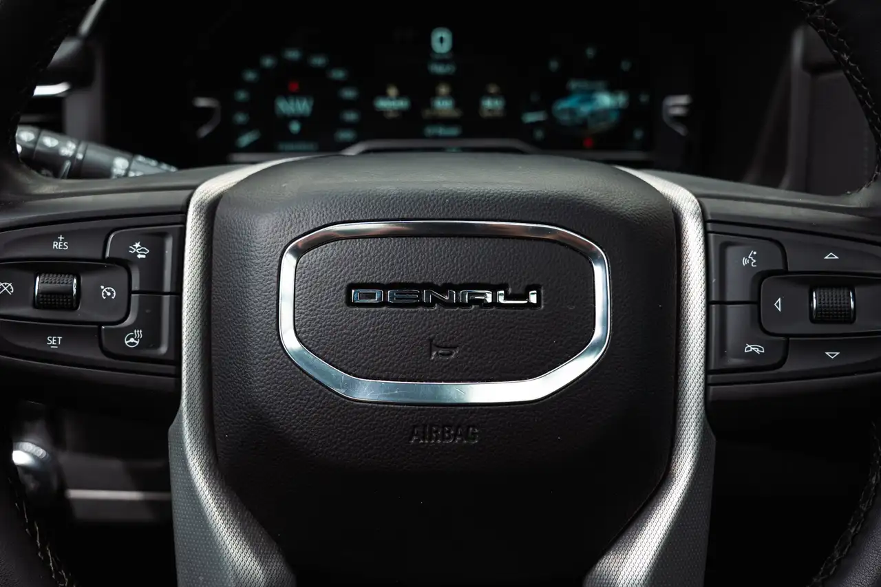 GMC Yukon снимка GMC Yukon