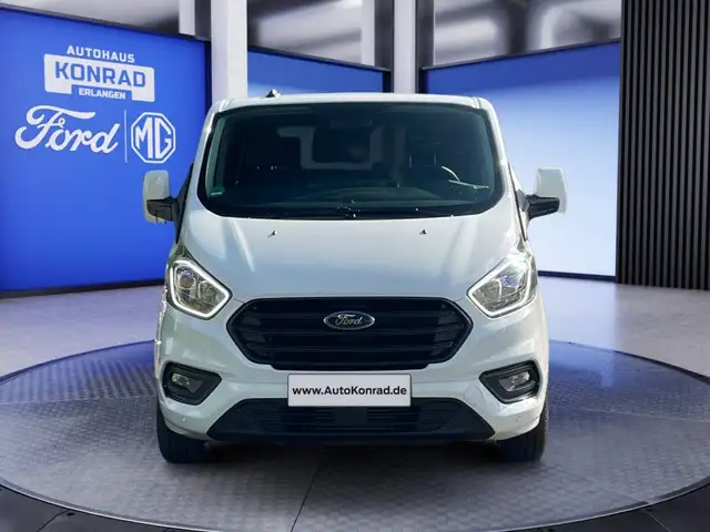 Ford Transit Custom view 2
