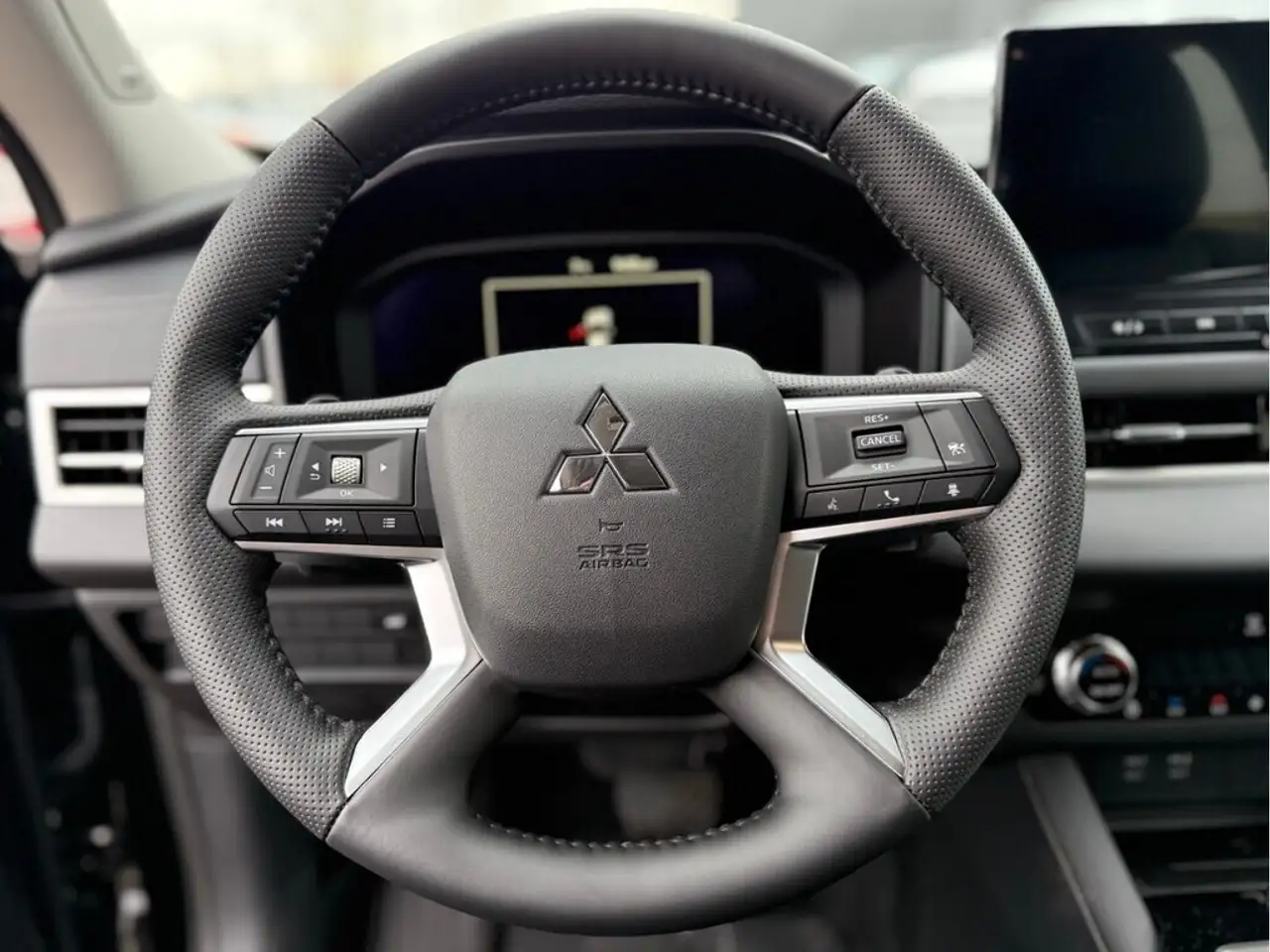 Mitsubishi Outlander снимка Mitsubishi Outlander