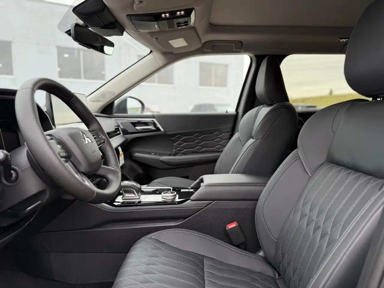 Mitsubishi Outlander снимка Mitsubishi Outlander