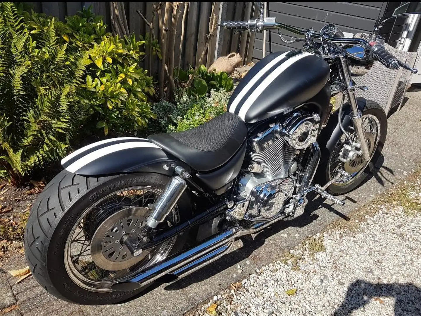 Suzuki Intruder C 1400 Zwart - 1