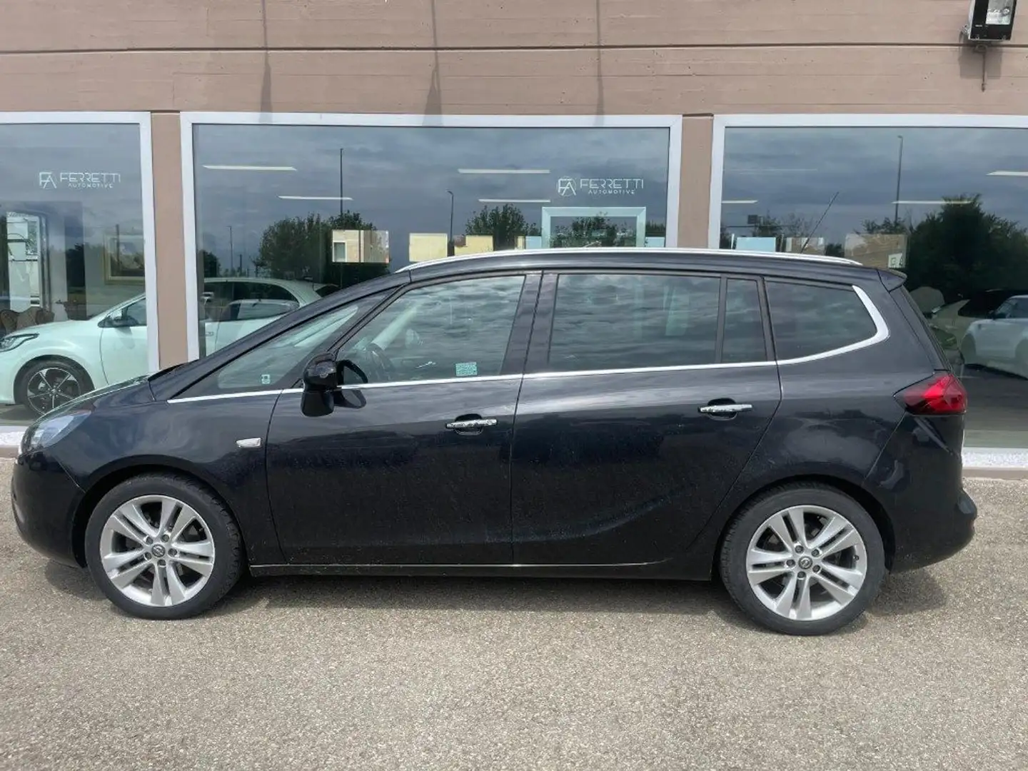 Opel Zafira Tourer 2.0 CDTi 130CV Cosmo Nero - 1