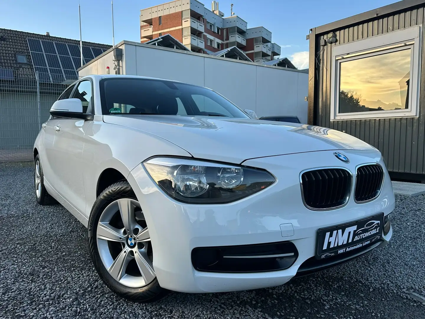 BMW 116 i *TÜV/ASU NEU* Sport Line Weiß - 1