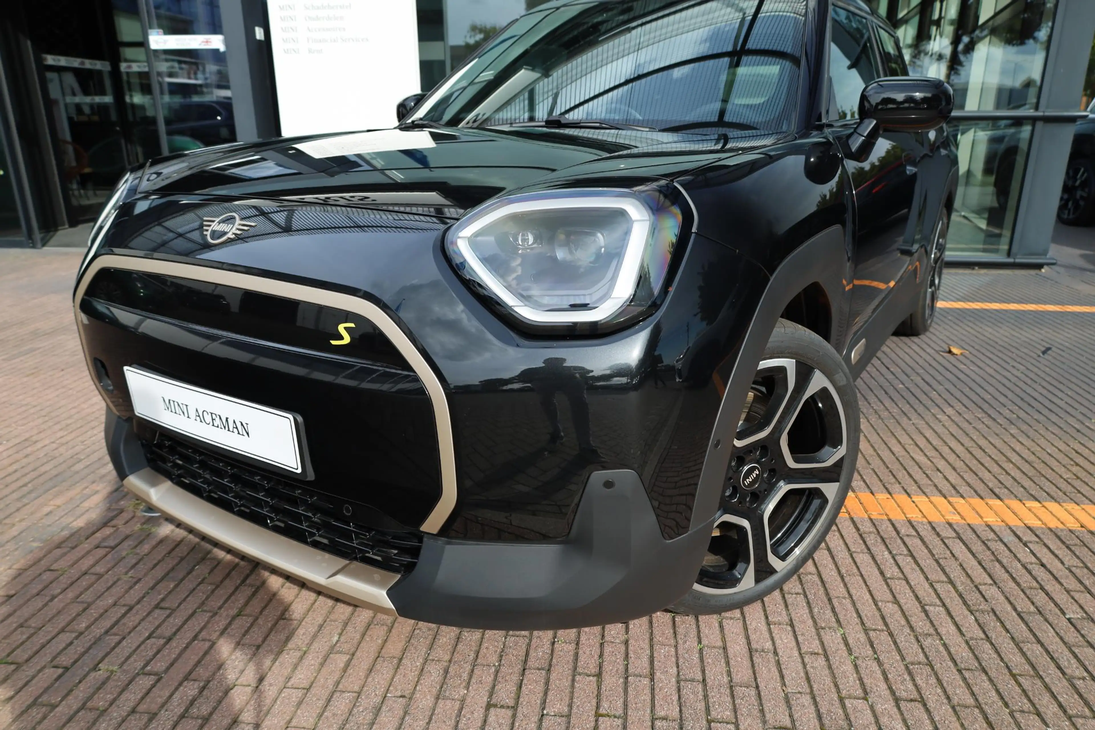 MINI Aceman SE Favoured Trim | Pakket M — photo 7