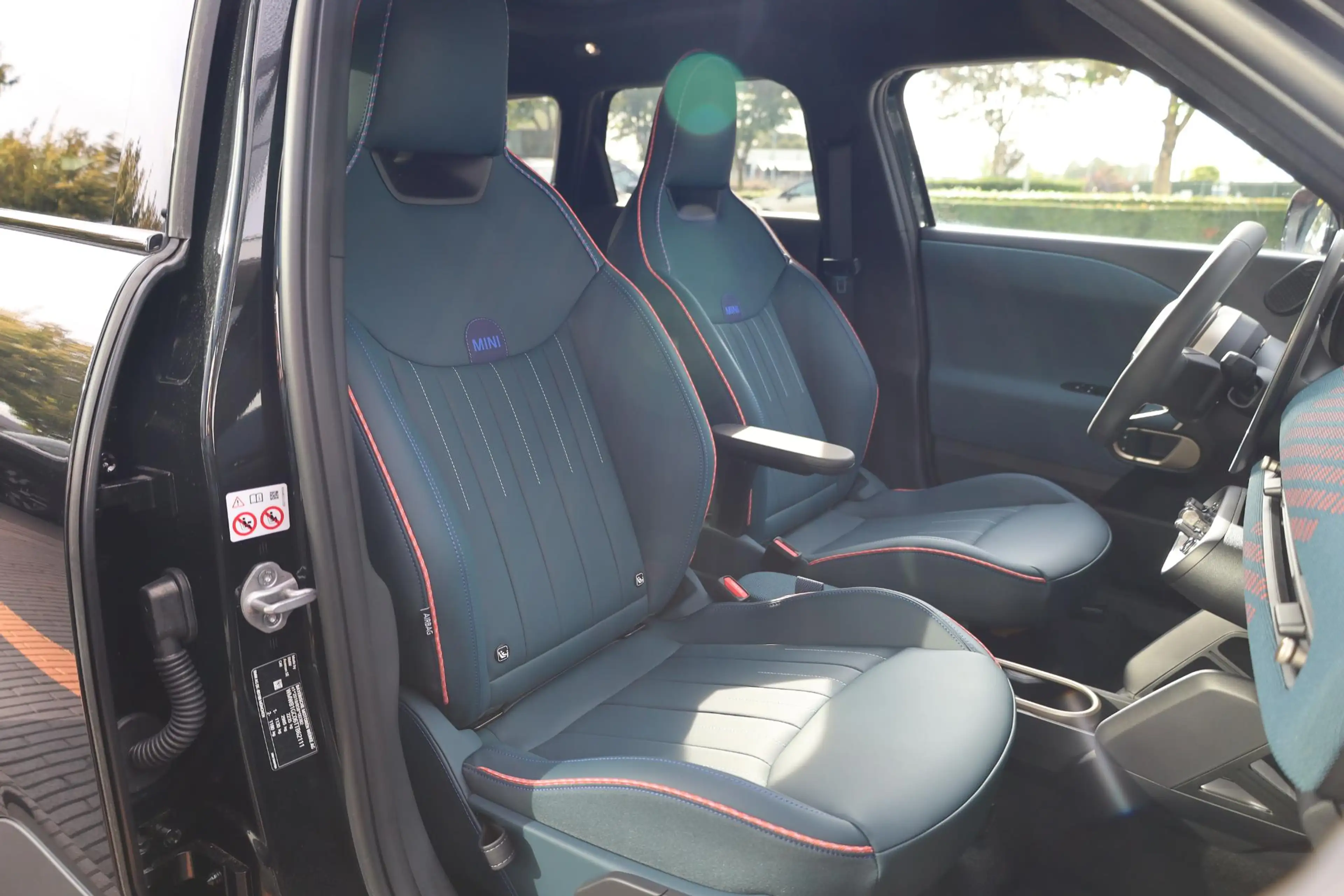 MINI Aceman SE Favoured Trim | Pakket M — photo 6