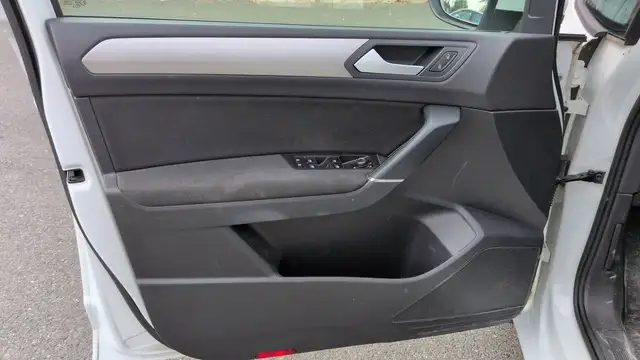 Volkswagen Touran view 7