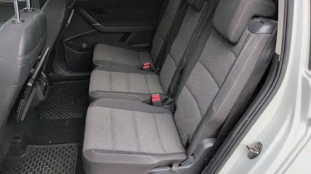 Volkswagen Touran view 9