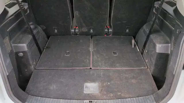 Volkswagen Touran view 25