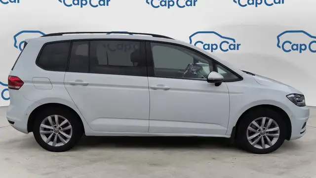 Volkswagen Touran view 4