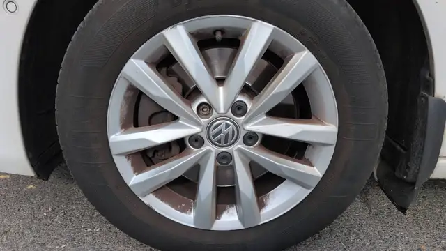 Volkswagen Touran view 18