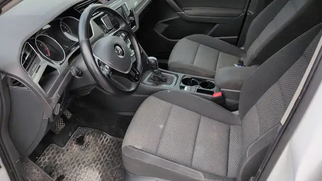 Volkswagen Touran view 26