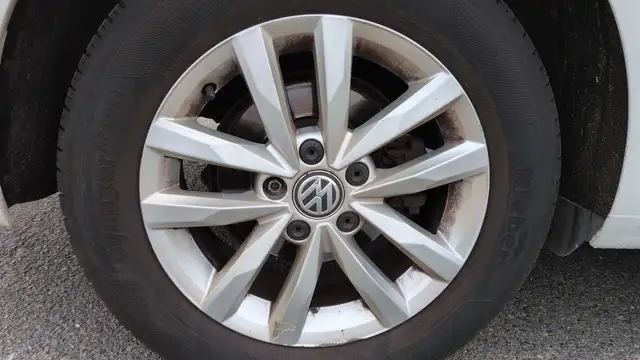 Volkswagen Touran view 16