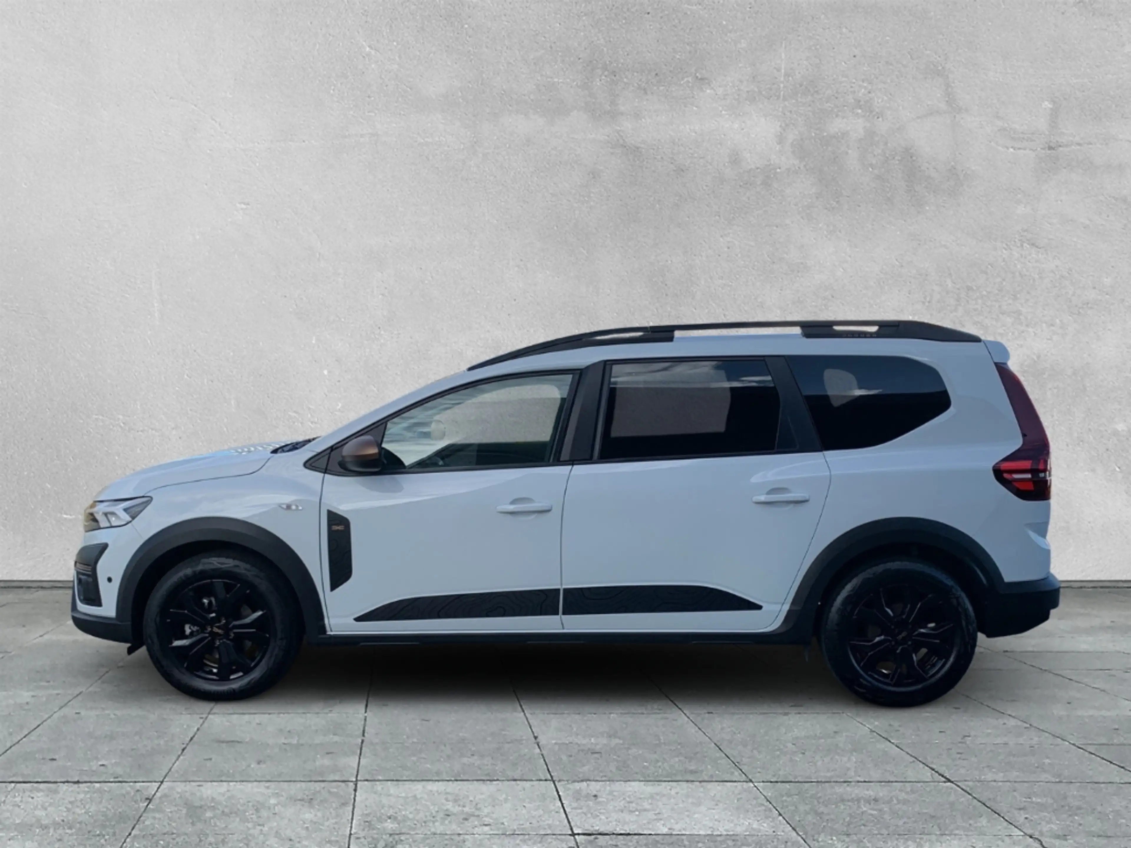 Dacia Jogger EXTREME 1.6 HYBRID 140 Extreme AHK+KAMERA+SHZ+LED — photo 2