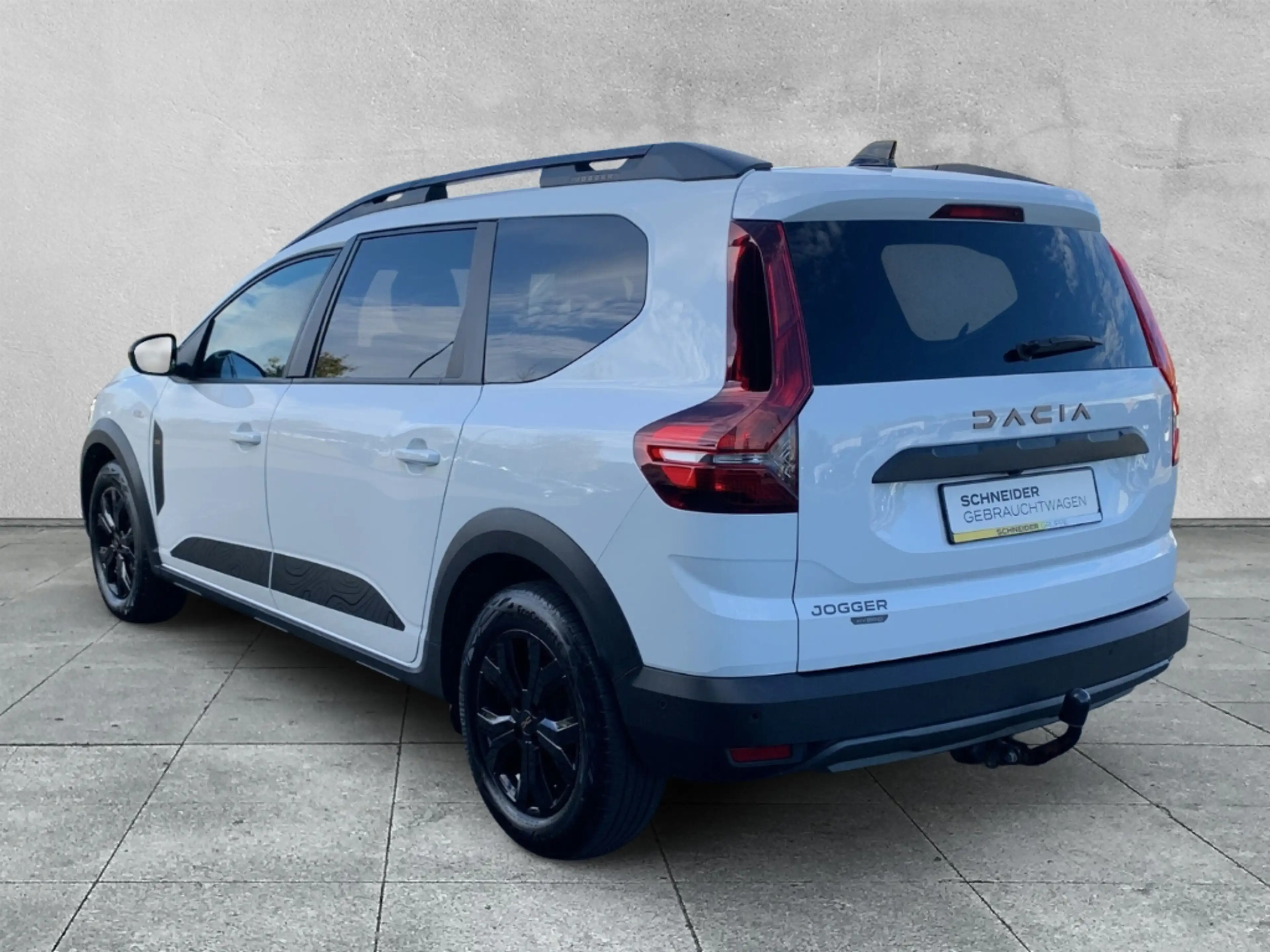 Dacia Jogger EXTREME 1.6 HYBRID 140 Extreme AHK+KAMERA+SHZ+LED — photo 3