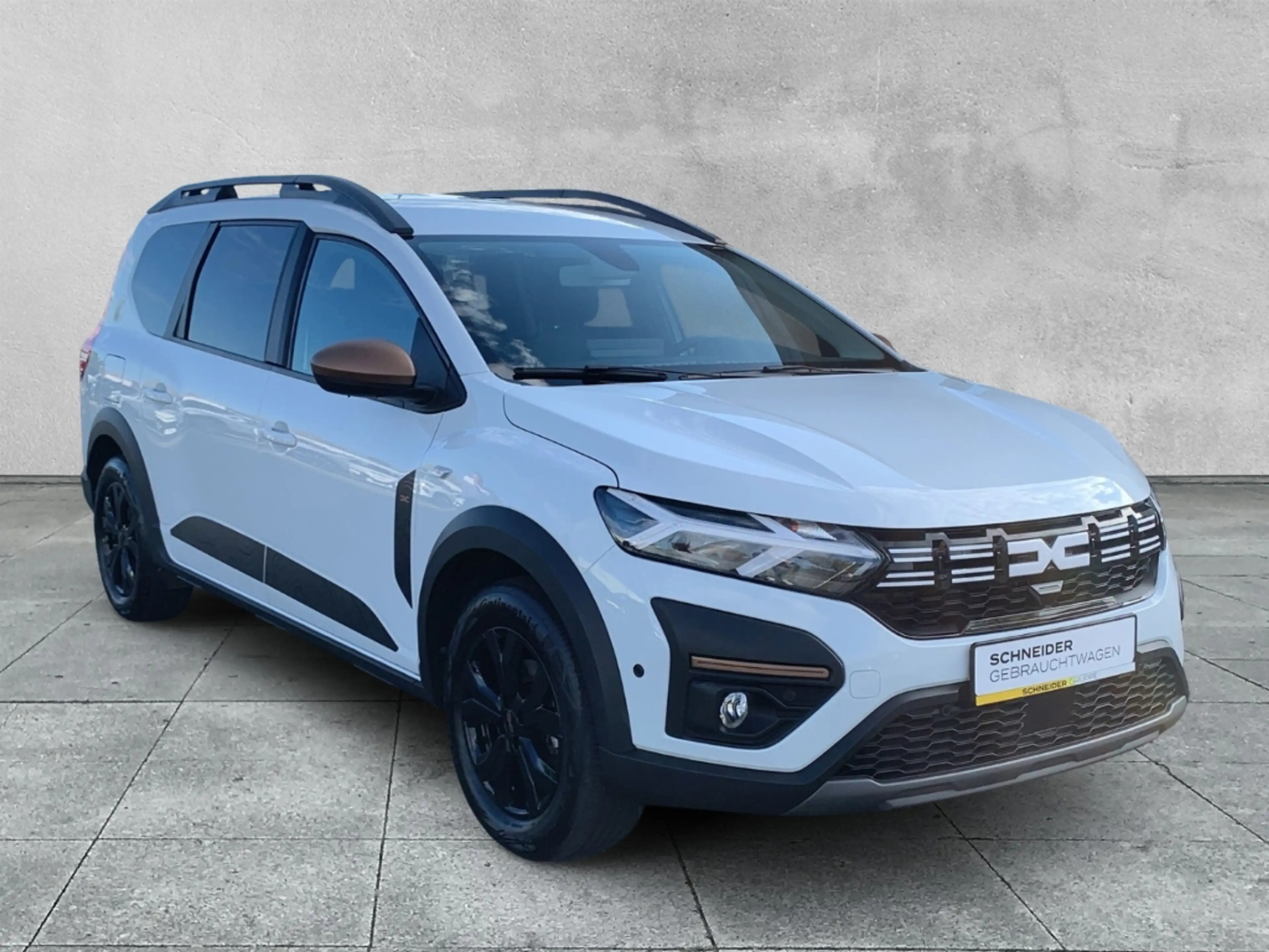 Dacia Jogger EXTREME 1.6 HYBRID 140 Extreme AHK+KAMERA+SHZ+LED — photo 7