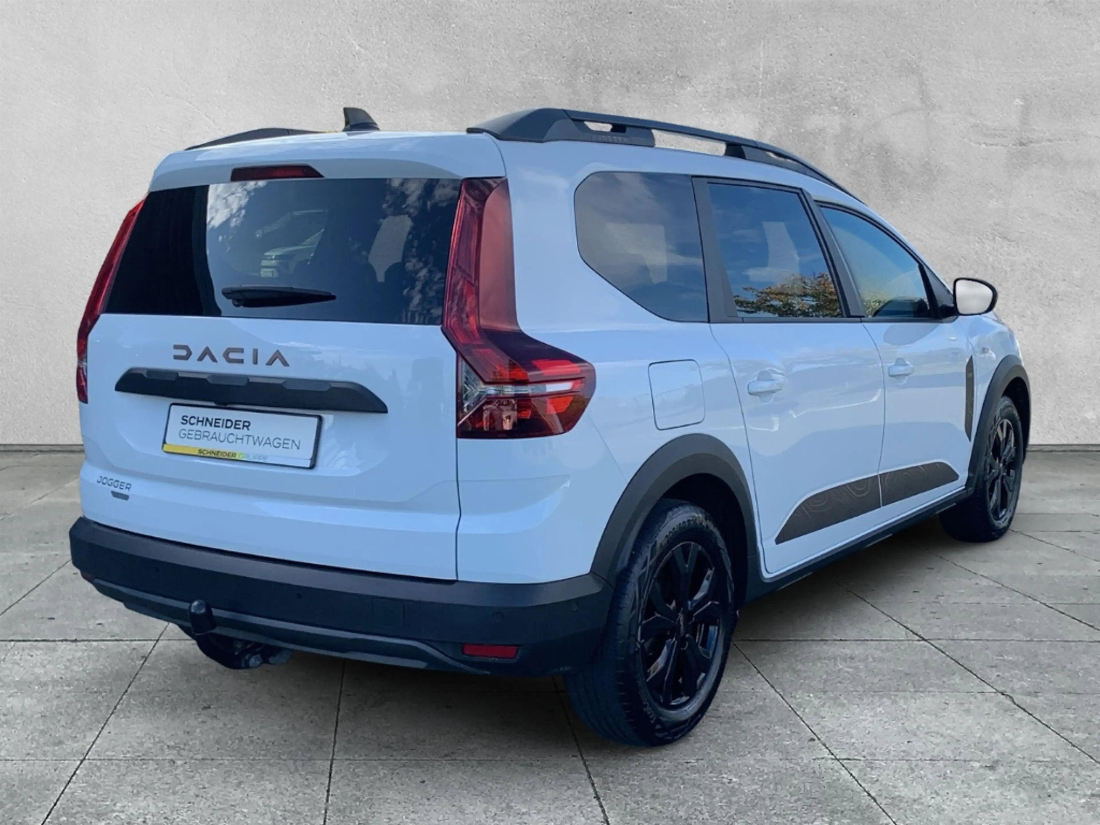 Dacia Jogger EXTREME 1.6 HYBRID 140 Extreme AHK+KAMERA+SHZ+LED — photo 5