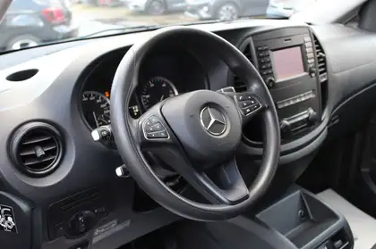Annonce voiture d'occasion Mercedes-Benz V 200 - CARADIZE