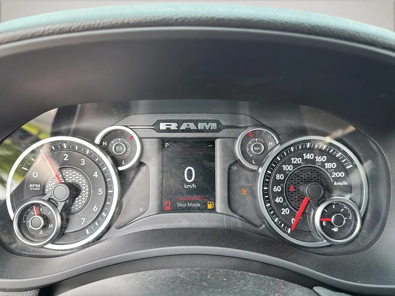 RAM 2500 снимка RAM 2500