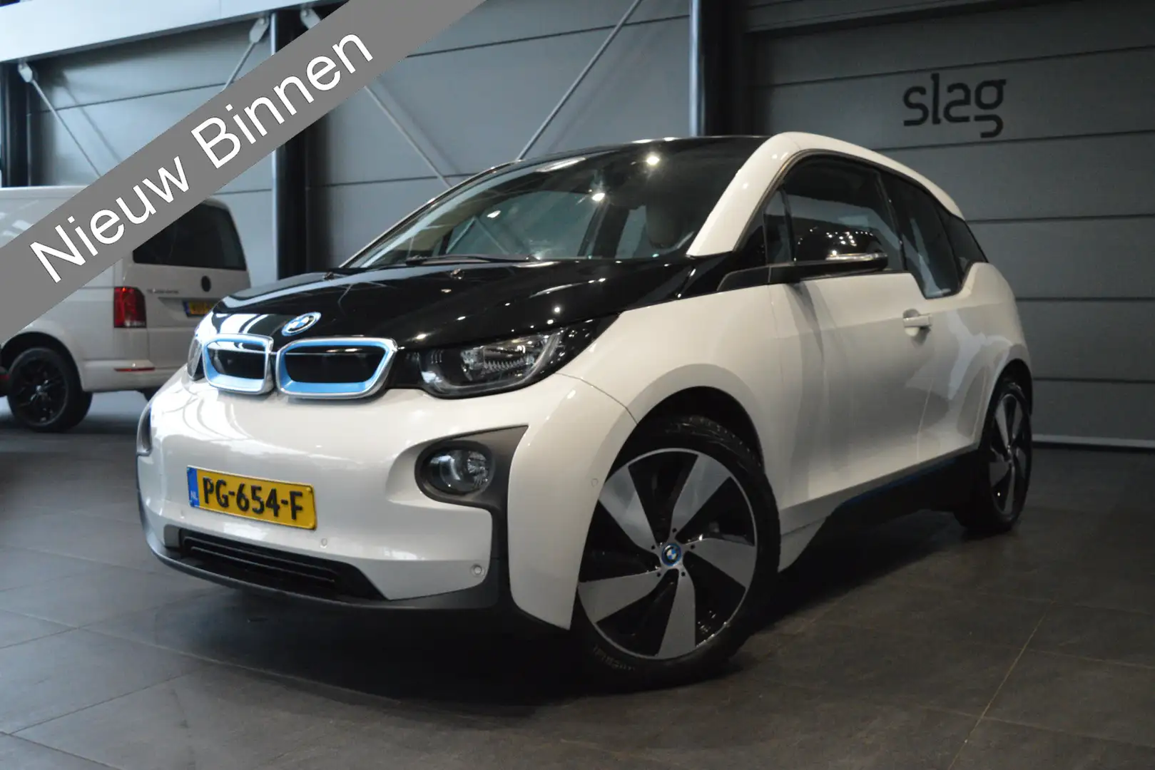 BMW i3 Basis 94Ah 33 kWh navi leer camera cruise 19 inch Blanco - 1
