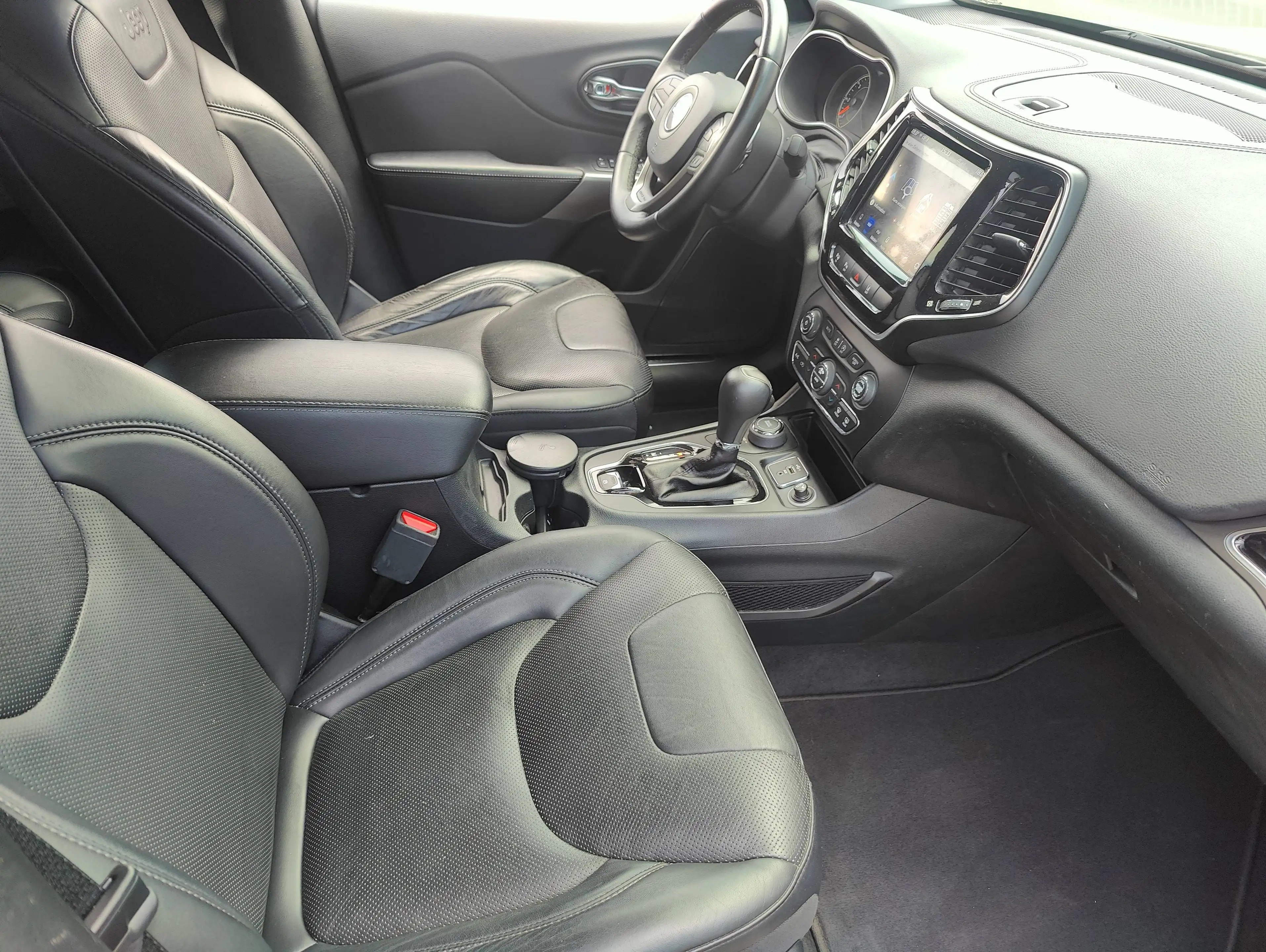 Jeep Cherokee Limited 4WD / LEDER / SITZHEIZUNG / BI-XENON — photo 20