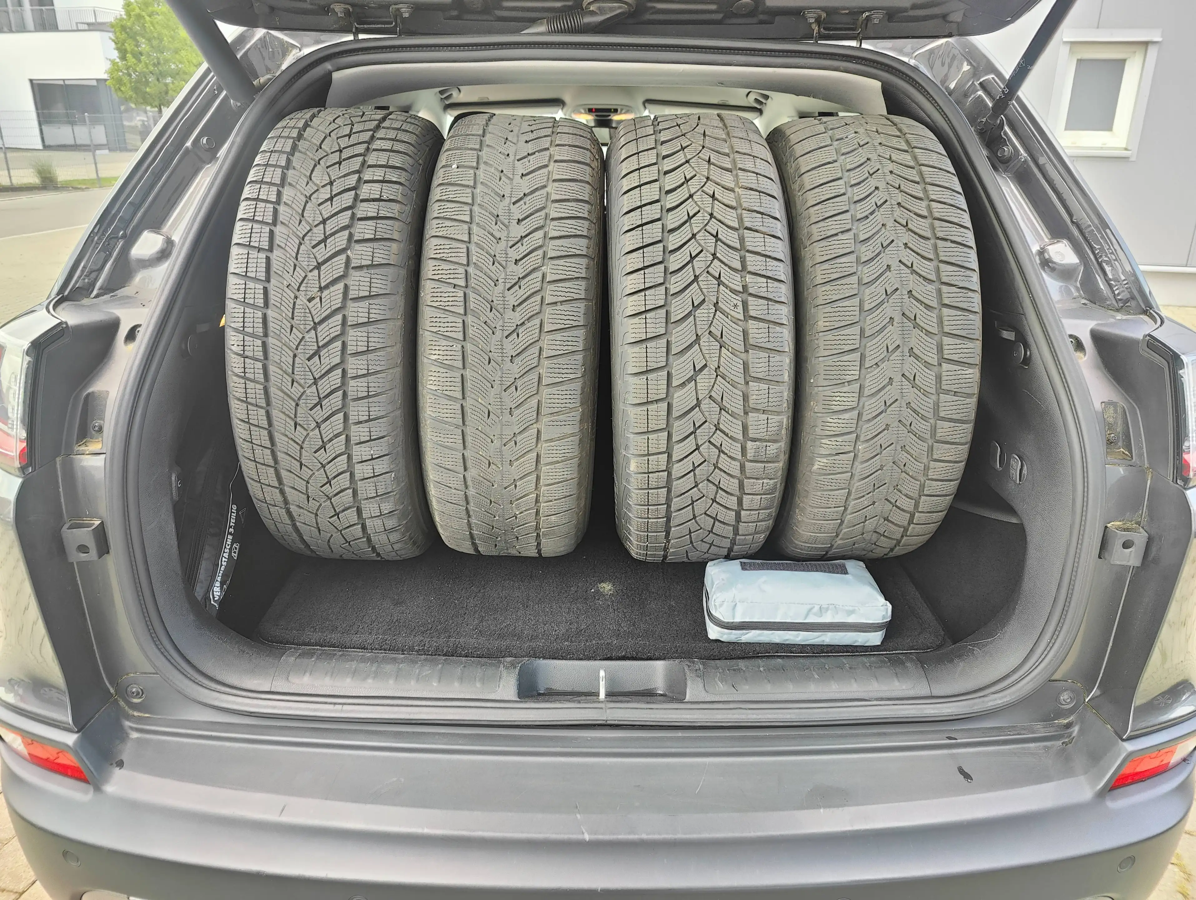 Jeep Cherokee Limited 4WD / LEDER / SITZHEIZUNG / BI-XENON — photo 14