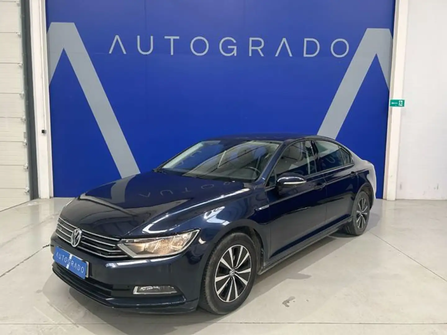 Volkswagen Passat 1.6TDI Advance 88kW Bleu - 1