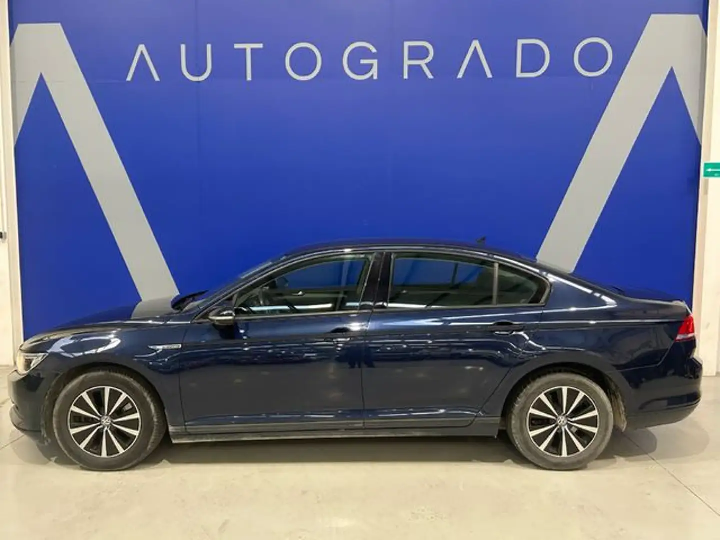 Volkswagen Passat 1.6TDI Advance 88kW Bleu - 2