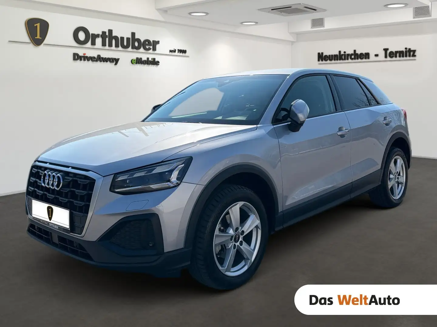 Audi Q2 30 TDI intense Silber - 1