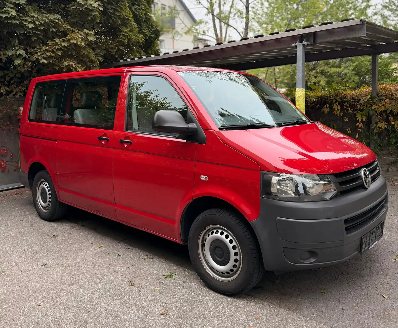Volkswagen T5 Kombi Kombi 2,0 Entry TDI BMT D-PF Entry Rot - 1