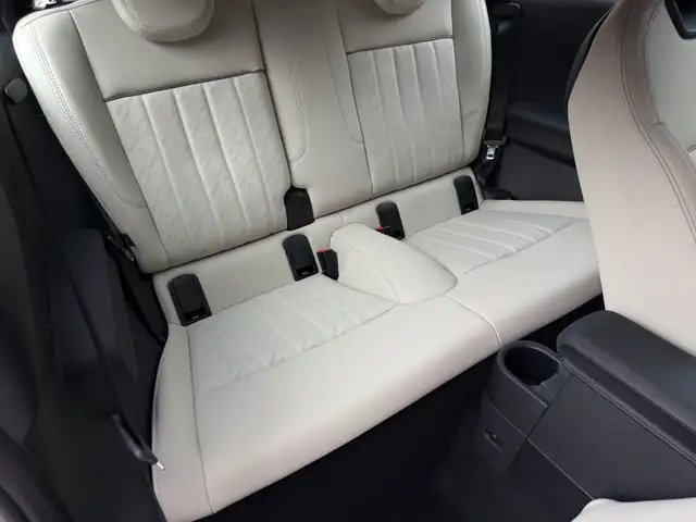 Mini Hatch view 14