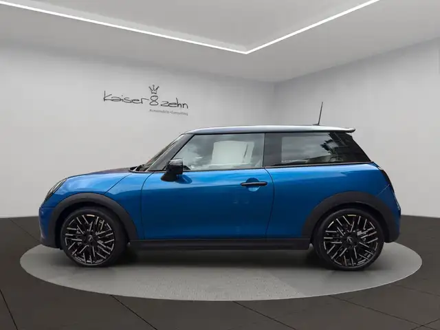 Mini Hatch view 2