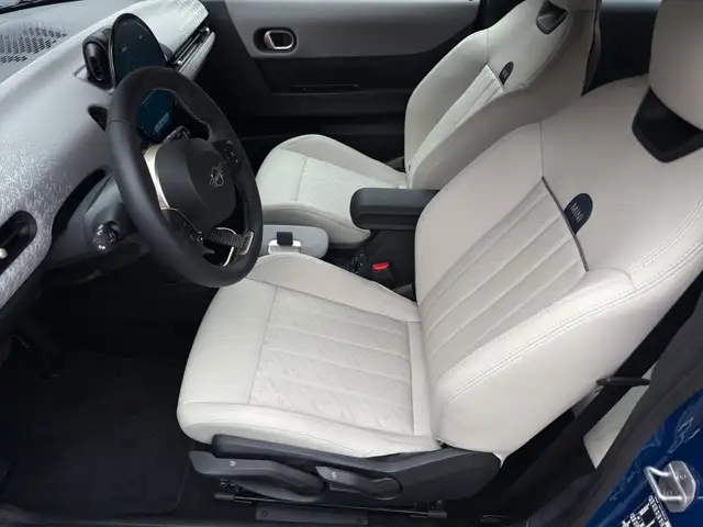 Mini Hatch view 10