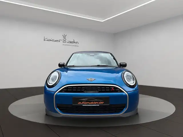 Mini Hatch view 4