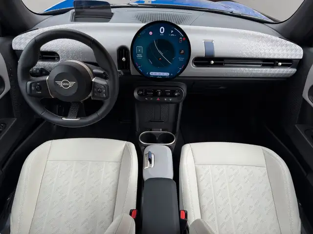Mini Hatch view 11