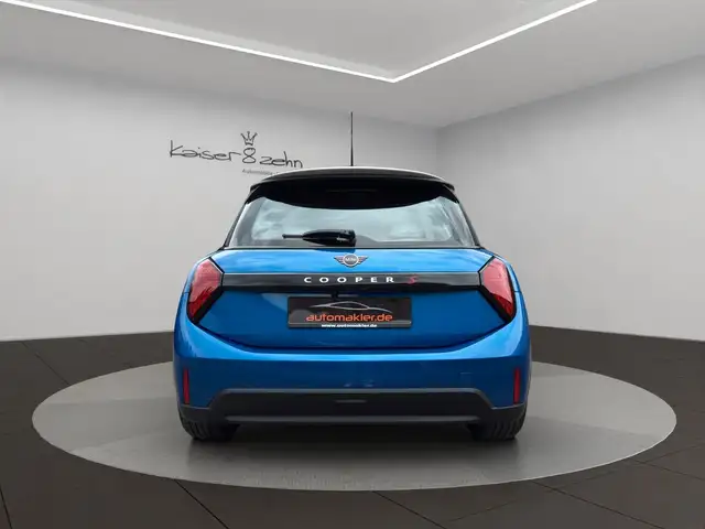 Mini Hatch view 7