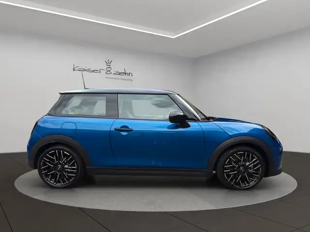 Mini Hatch view 5