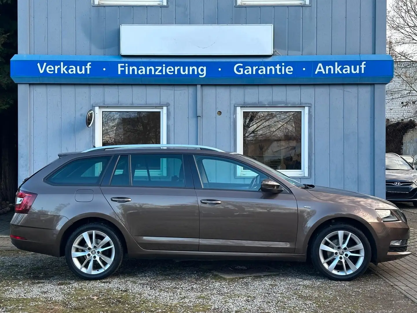 Skoda Octavia Combi Clever 2.0 TDI 4x4 DSG*ACC*AHK Brun - 2