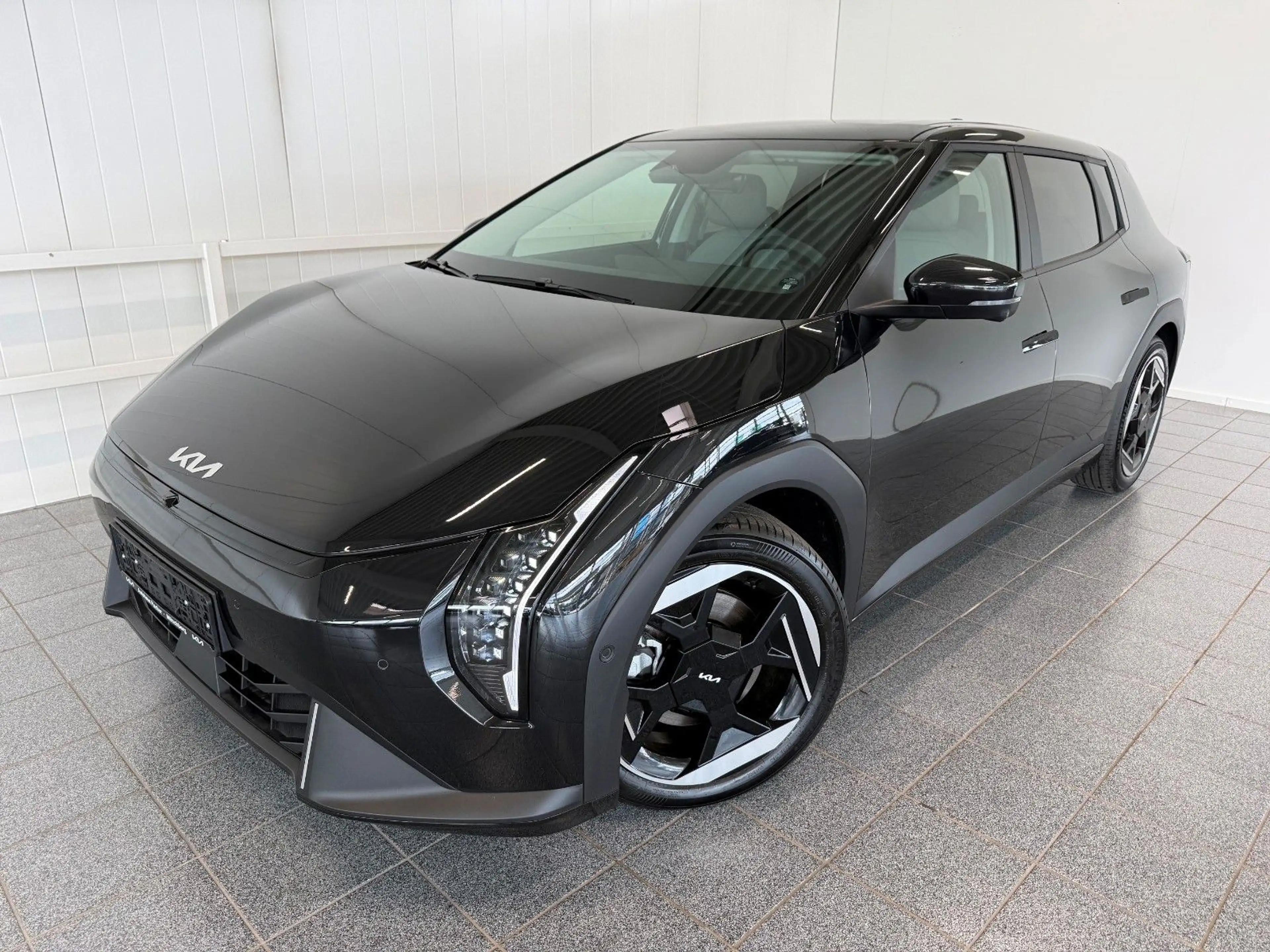 Kia EV4 81,4 kWh 150 kW Earth (P3,P4, P5, P6, P7)